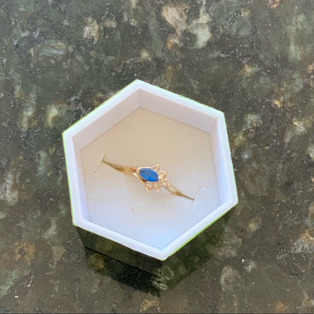 Tanzanite Gold Ring